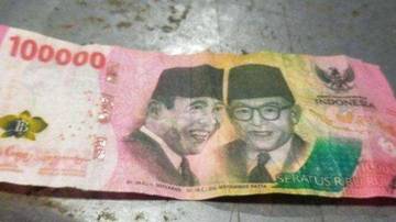 Pedagang Pasar Imbayud KTT Temukan Uang Palsu Rp100 Ribu