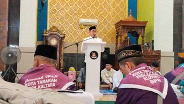 Wawali dan Ratusan Masyarakat Tarakan Lepas Jemaah Haji