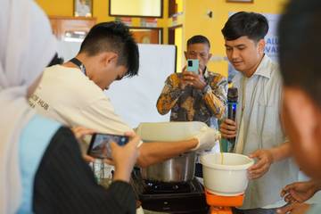 Ubah Limbah Hingga Resmikan Pojok Literasi Desa Kelincauan