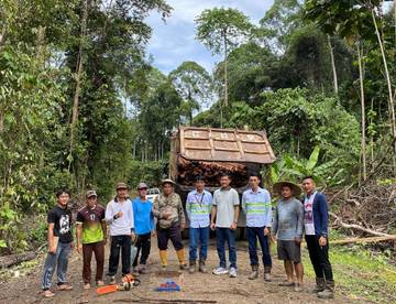 AMNK Beri Bantuan Fasilitas Gereja Tanjung Nanga