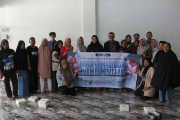 UBT Dorong Inovasi Bisnis Petani Rumput Laut Perempuan