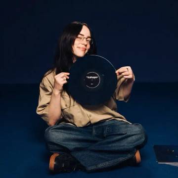 “Birds Of A Feather” Nyaris Dihapus Billie Eilish