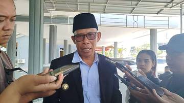 Syarwani Targetkan Satu Desa Satu Sarjana Biaya APBD