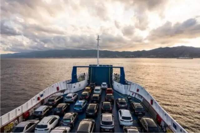 Tips Aman Perjalanan Penyebrangan Laut 