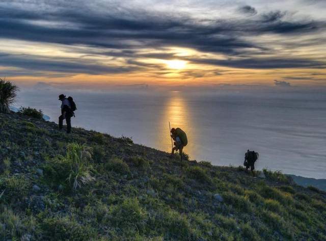 Panduan Aman Mendaki Gunung Bagi Pemula