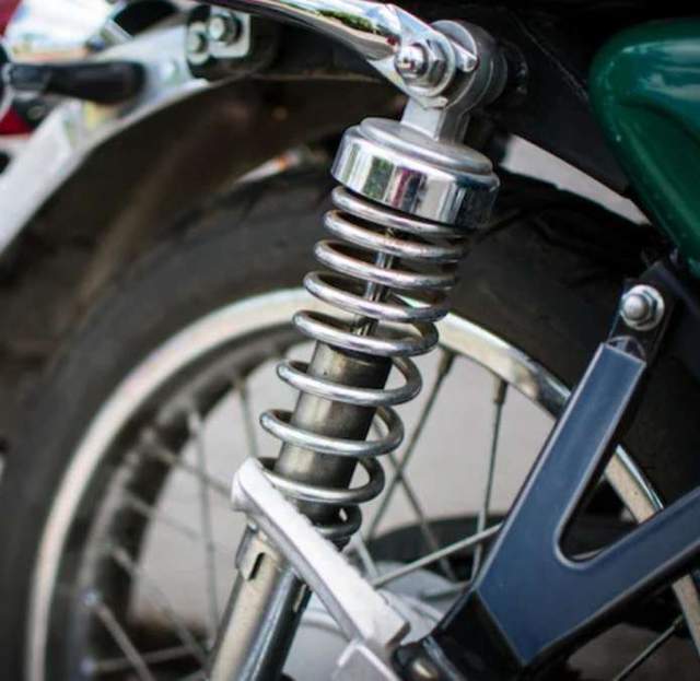 Mengenal Perbedaan Monoshock dan Dualshock Untuk Motor