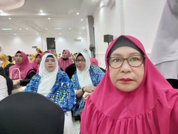 Hajah Radiah Ajak Warga Ambon Hentikan Kekerasan