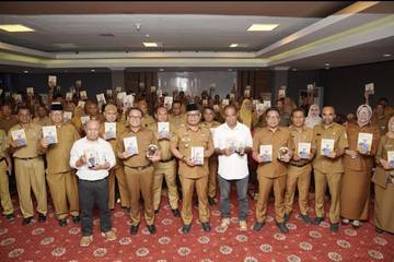 Resensi Buku: Anak Kolong yang Sukses Jadi Pamong