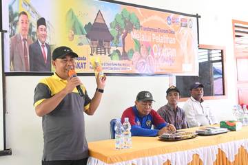 FEB Unkhair Dorong Perekonomian Desa Suma Melalui Olahan Kenari