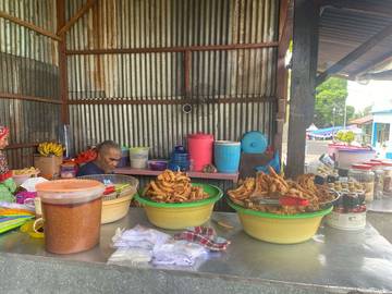 Kebiasaan Warga Ternate Minum Teh Sore Masih Lestari