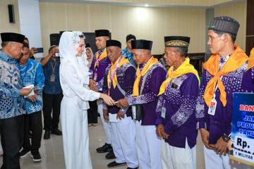 Gubernur Lepas Jemaah Calon Haji Maluku Utara
