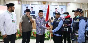 JCH Kloter 15 Dilepas Wagub Malut Menuju Arab Saudi