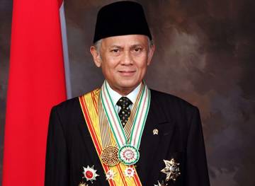 Mengenang BJ. Habibie yang Lahir pada 25 Juni 1936