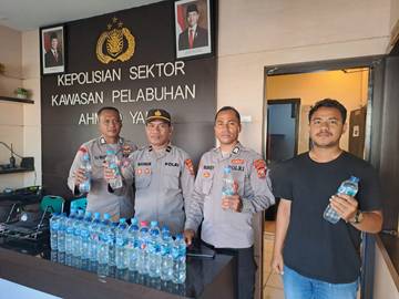 Polsek Pelabuhan Ahmad Yani Amankan 28 Botol Miras