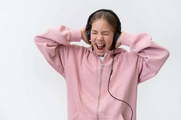 Kenali Jenis Noise Cancelling Dan Manfaatnya Bagi Pengguna