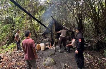 Polsek Pulau Bacan Razia Tempat Penyulingan MIras