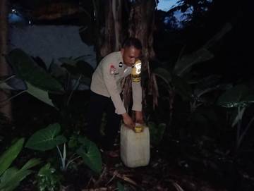 Polsek Ibu Amankan 25 Liter Miras Cap Tikus 