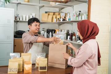 Alasan Penting Mencintai dan Mendukung Produk Lokal