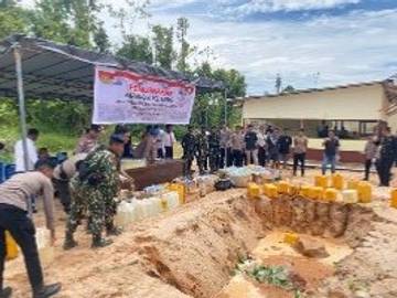 Polres Pulau Taliabu Musnahkan Ribuan Liter Minuman Keras