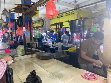 Stok Ikan Menipis, Harga melonjak 