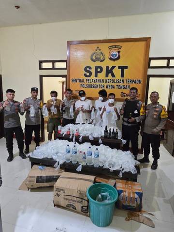 Polres Halteng Amankan Ratusan Kantong Miras Ilegal 