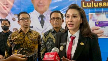 Gubernur Sherly Imbau Waspada Gelombang Tinggi Laut