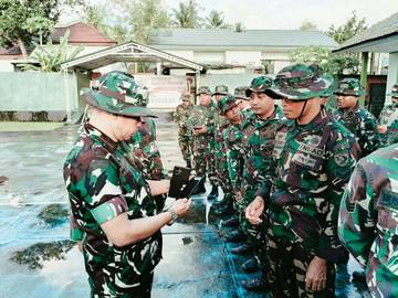 Cegah Judol, Handphone Prajurit Kodim Tidore Diperiksa