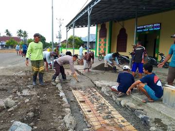 Bersih-Bersih Masjid Sambut Bulan Suci Ramadan 
