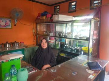Rumah Makan PNS Ibu Rosdiana, Favorit Masyarakat Lokal