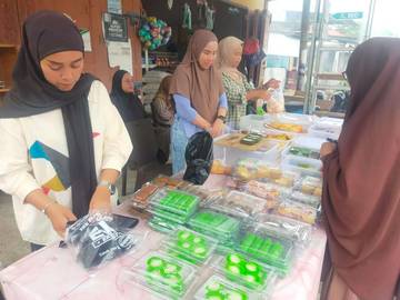 Ibu Ramlah, Penjual Takjil di Tolitoli yang Jadi Andalan Warga Saat Ramadan