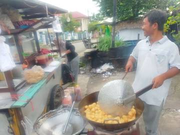 Pentol Mas Ceper, Jajanan Favorit Warga Tolitoli