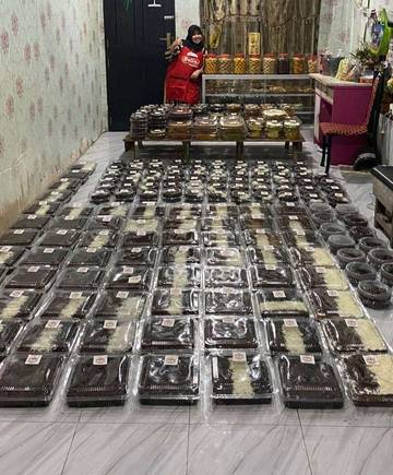 Pedagang Kue Lebaran Banjir Orderan di Tolitoli