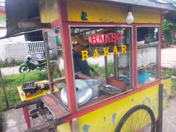 Usaha Bakso Bakar Mas Suhar di Tolitoli Raup Omset Rp 300 Ribu per Hari