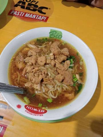 Rahasia Lezat Mie Ayam ala Warung Bakso Barokah Tolitoli