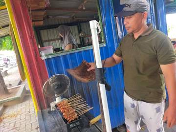 Kedai Mas Yono,Sate Ayam Gurih Favorit Warga Tolitoli