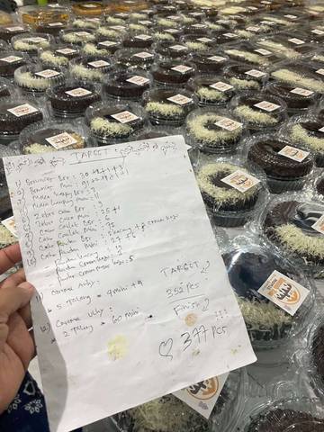 Jelang Idul Adha Toko Kue  Mom3s Kebanjiran Pesanan
