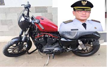 Bupati Buol Serahkan Motor ke KPK Secara Sukarela