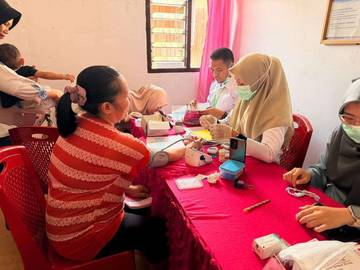 Posyandu Bhayangkari Gelar Cek Kesehatan Gratis Lansia