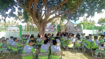 Kapolsubsektor Mepanga Edukasi Pelajar MTs Negeri 2 Parigi