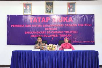 Kapolres Tolitoli Ajak Bhayangkari Gunakan Medsos Dengan Bijak