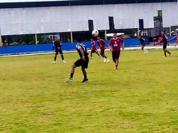 Tingkatkan Pembinaan Atlet SSB Nusa Kei Jamu Sejumlah Tim