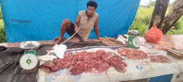 Sambut Ramadan Warga Tual Jual Daging Sapi 