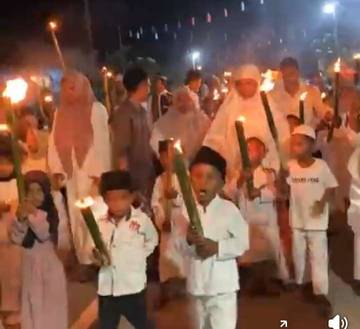 Menjelang Lailatul Qadar, Warga Danar Sare Pawai Obor