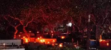 Tradisi Menyalakan Damar di Kuburan Pada Malam 27 Ramadhan