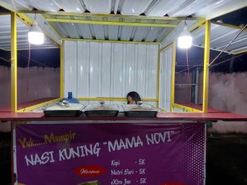 Pesona Nasi Kuning Mama Novi di Landmark Kota Langgur
