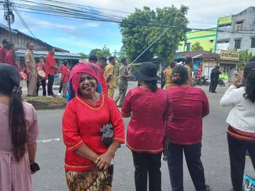 Kepala SMK N 1 Malra Sambut Gembira Gubernur Maluku dengan libatkan puluhan siswa
