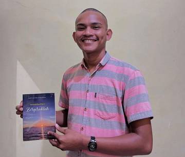 Penulis Buku Antologi Puisi  Bagikan Kisah Menarik 