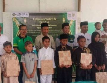Kemenag Berbagi Bingkisan Ke Anak Yatim Piatu