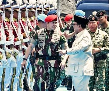 Presiden Pimpin Upacara Gelar Pasukan Operasional Kehormatan Militer 