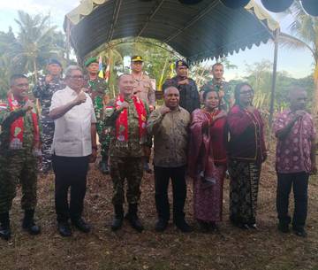 Gotong Royong TNI dan Masyarakat Bangun Koperasi Desa